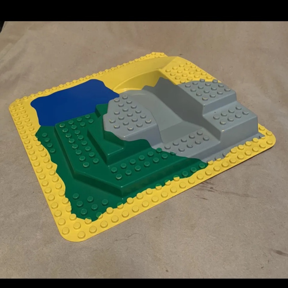 LEGO Duplo Zoo 15"x15" Base Plate Raised 3-D Water Land Slide Pond Green Blue